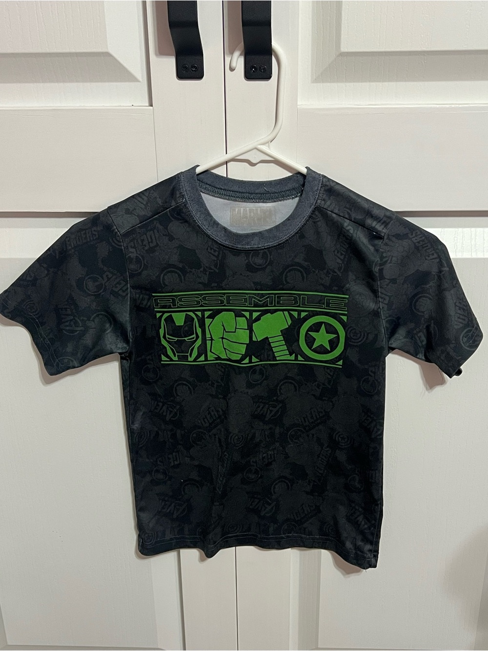 Marvel Avengers 'Assemble' Boys Tee - Black with Green Graphic